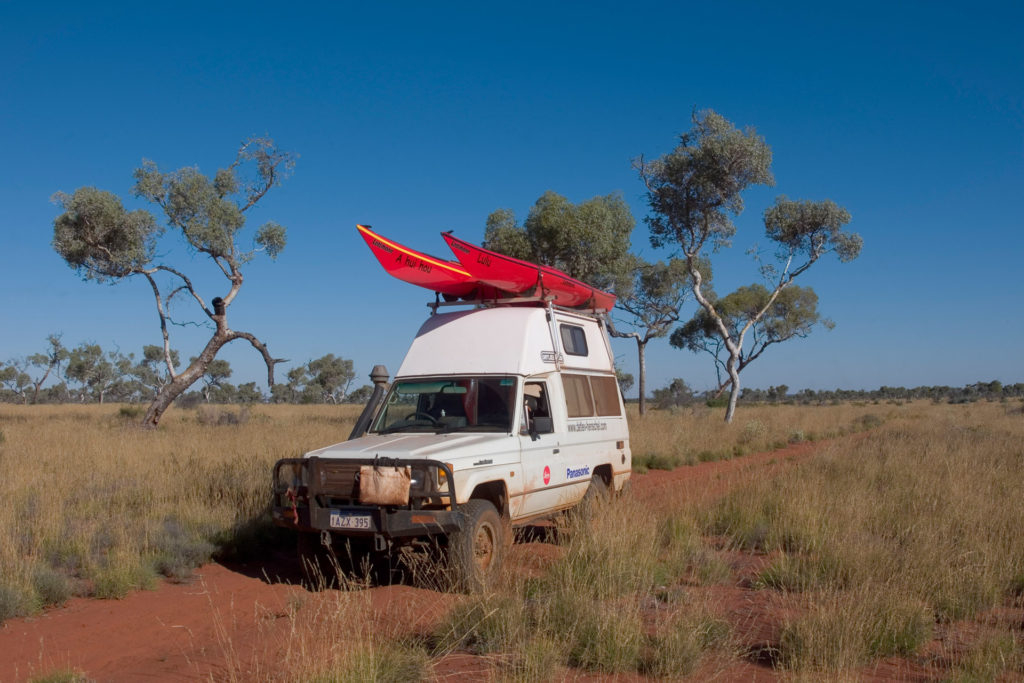 Draußen in der australischen Natur, im Outback.